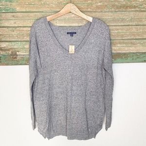 American Eagle V-neck Sweater Gray Size Medium NEW